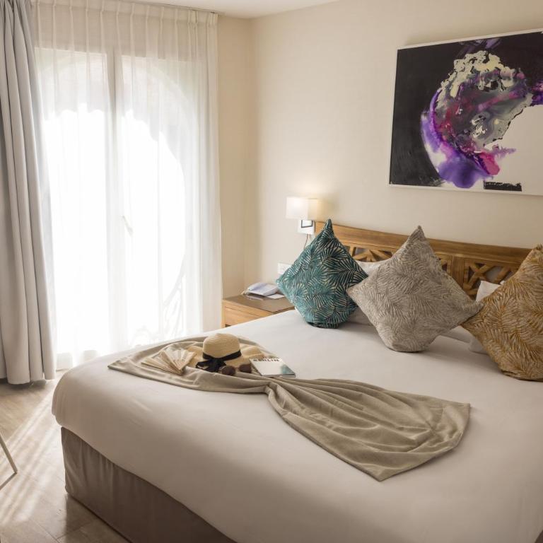 Cristal Hôtel & Spa - Chambre Double Classique - Accès Gratuit au Spa - 4