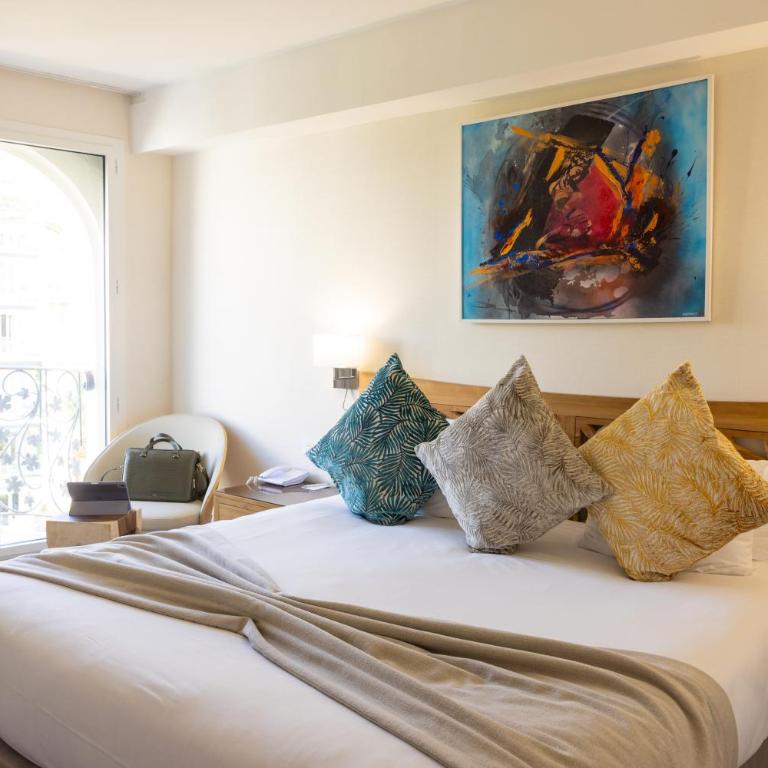 Cristal Hôtel & Spa - Chambre Double Supérieure - Accès Gratuit au Spa - 7