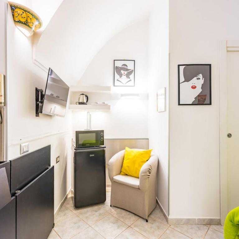 Urban Studio - Chiaia 82 - Appartamento con 1 Camera da Letto - 2