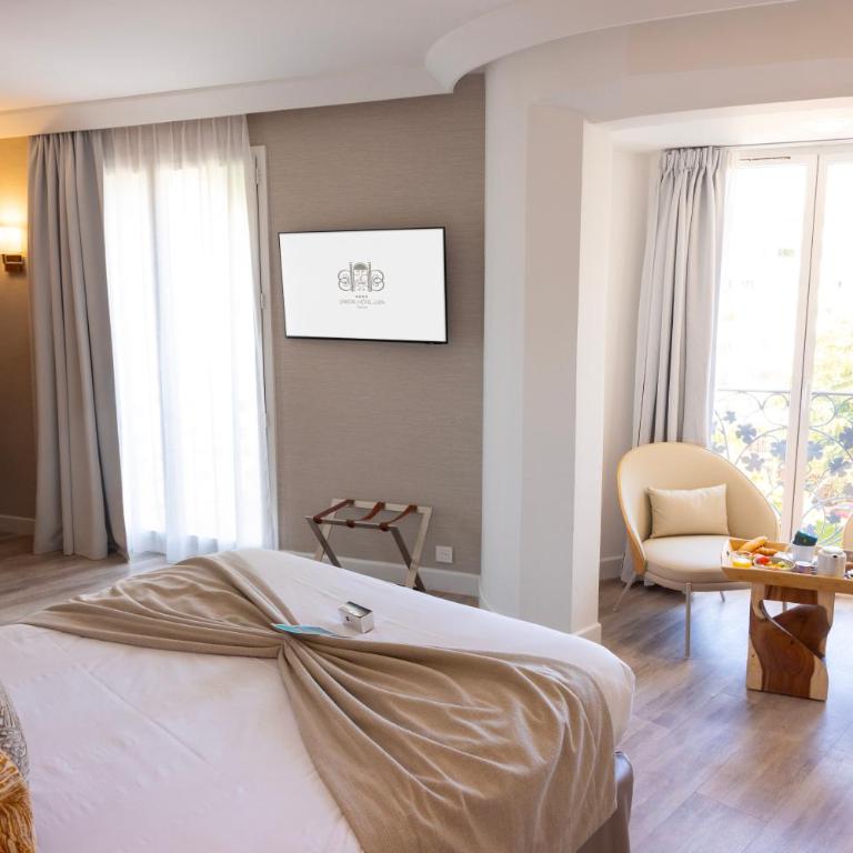 Cristal Hôtel & Spa - Chambre Double Supérieure - Accès Gratuit au Spa - 9