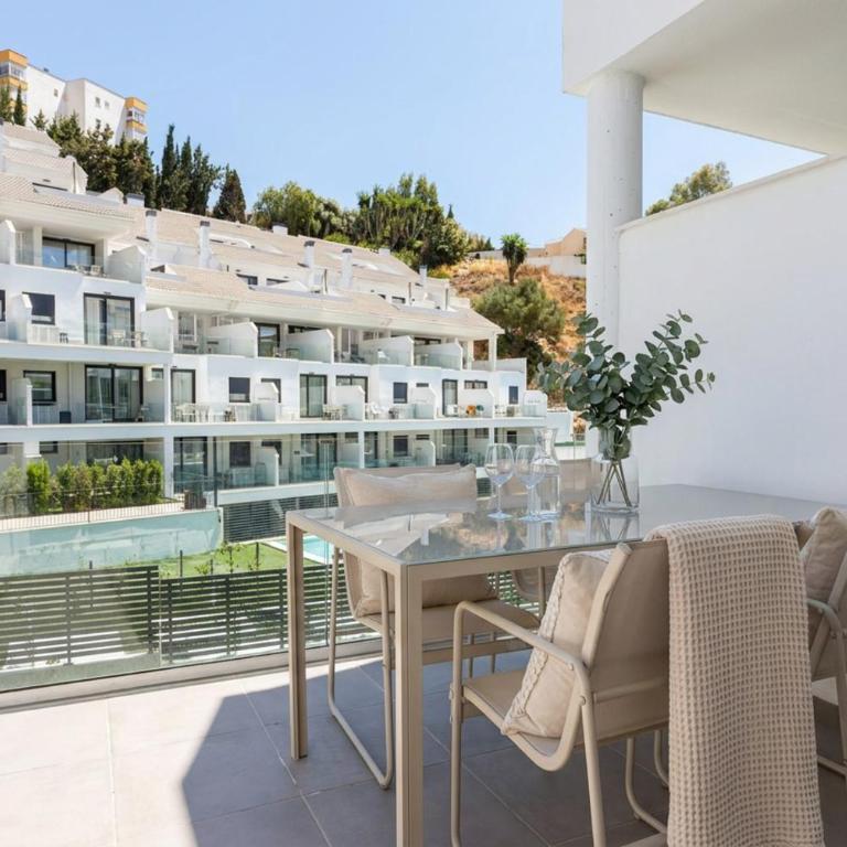 Med Hills Fuengirola 2BR Pool Views - Apartamento de 2 dormitorios con terraza - 1