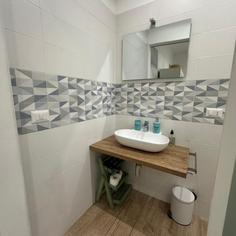 Brigata Regina Apartments - One-Bedroom Apartment - 5