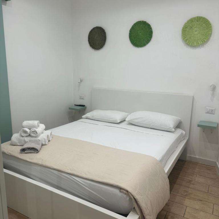 Brigata Regina Apartments - One-Bedroom Apartment - 2
