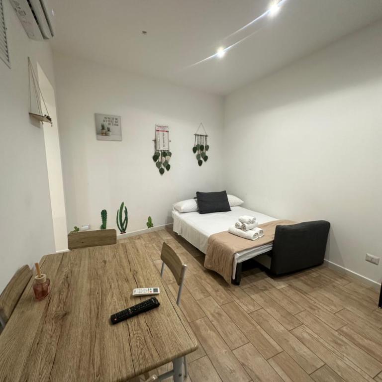 Brigata Regina Apartments - One-Bedroom Apartment - 3