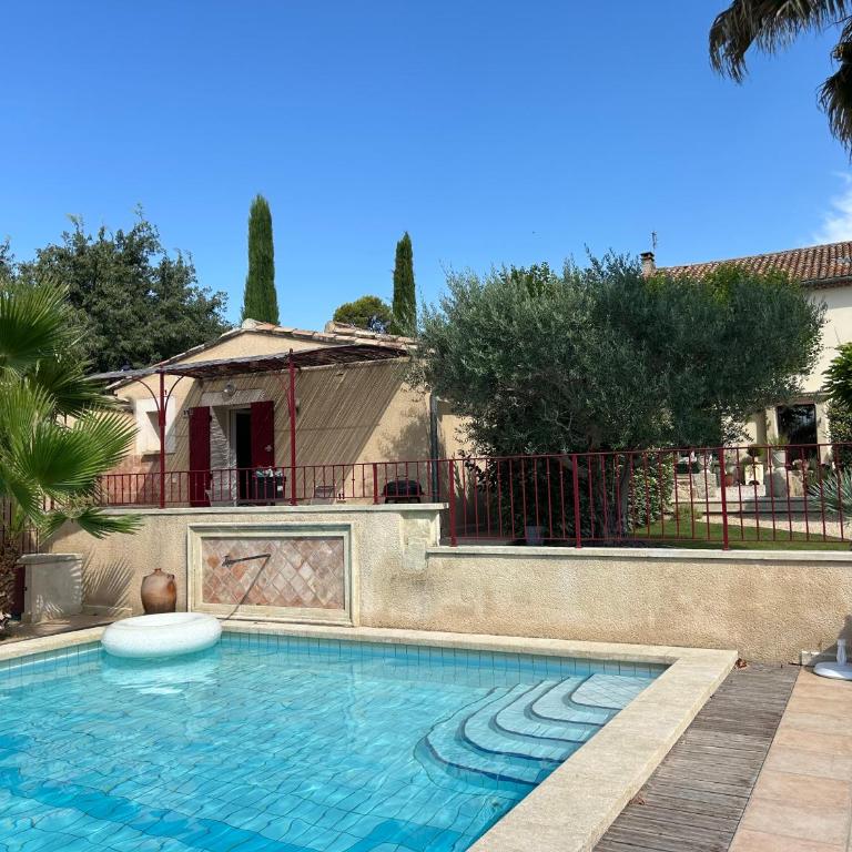 Les Célestins - Studios indépendants - Studio - Vue sur Piscine - 1