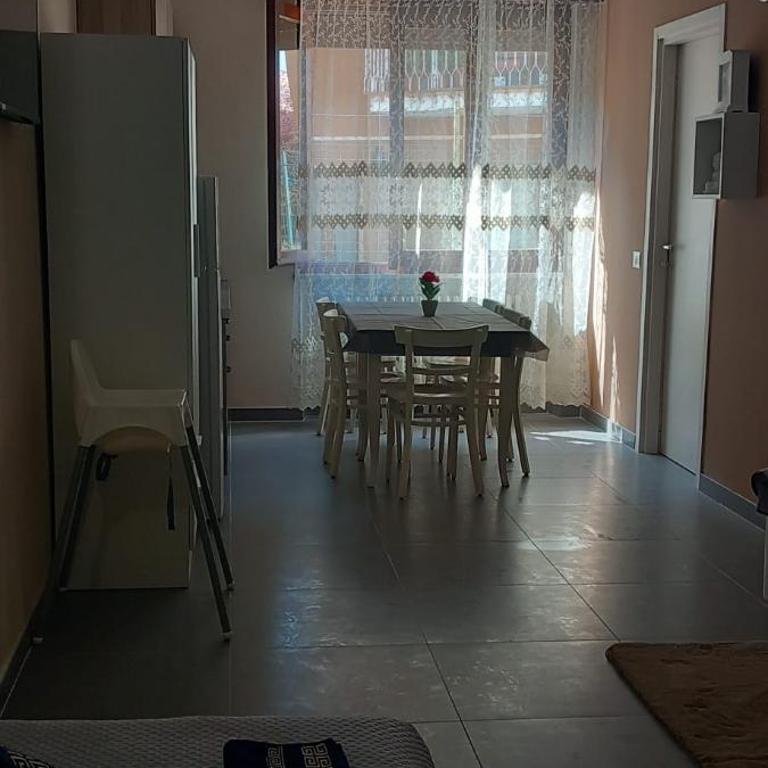 Appartamenti al Sole - Camera Familiare con Bagno Privato - 12