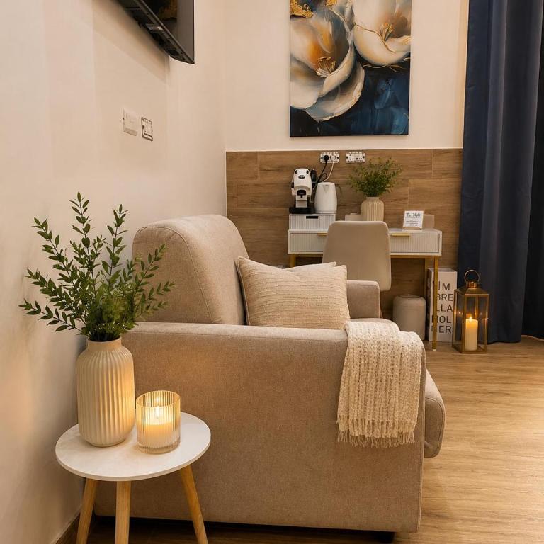 Urban Chic Suite San Ferdinando - Camera Matrimoniale Deluxe con Balcone - 2