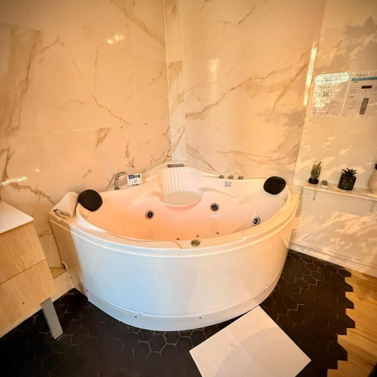 Hotel Le Céleste - Estudio - 15