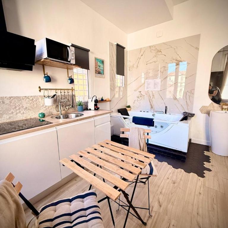 Hotel Le Céleste - Estudio - 3