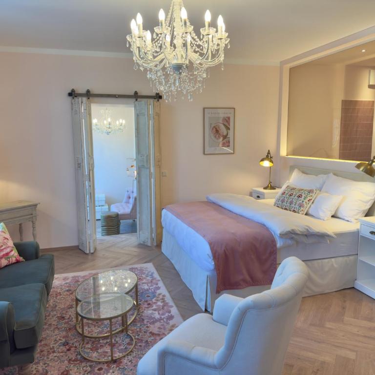 Villa Wickenburg - Superior Apartment with Balcony - 5