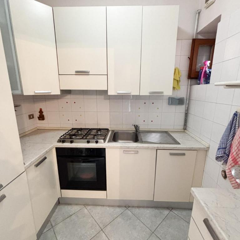 Casa vacanza Via Manzoni - Appartamento con 2 Camere da Letto - 2