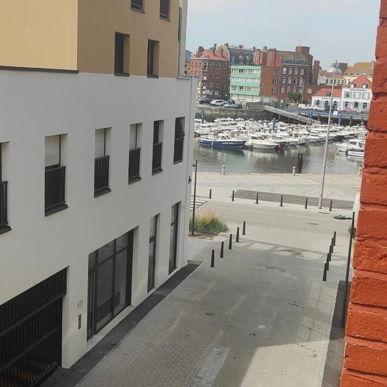 Appartement 4 étoiles entre mer et centre ville - Three-Bedroom Apartment with Balcony - 23