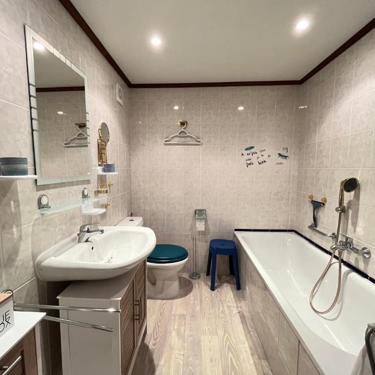 Domaine de vacances à 600m de la plage, belle villa climatisée 3 chambres, 5 couchages terrasse WIFI, accès payant pour les animations et piscines LRPDSE3 - Maison 3 Chambres - 9