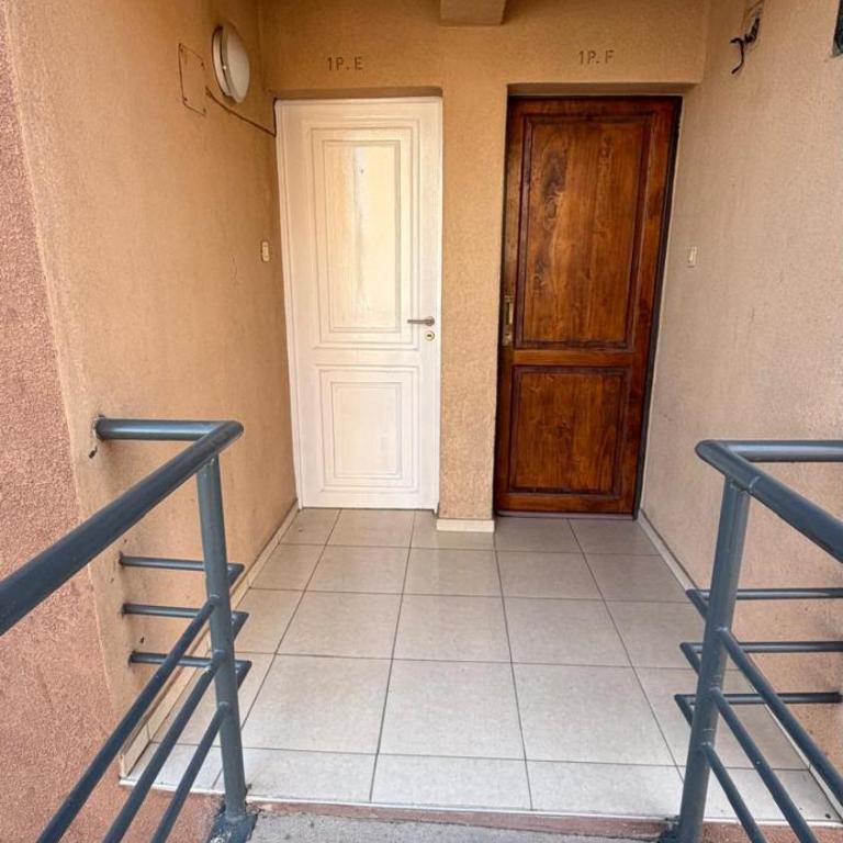 Depto moderno con cochera y excelente ubicación - Apartamento de 1 dormitorio - 11