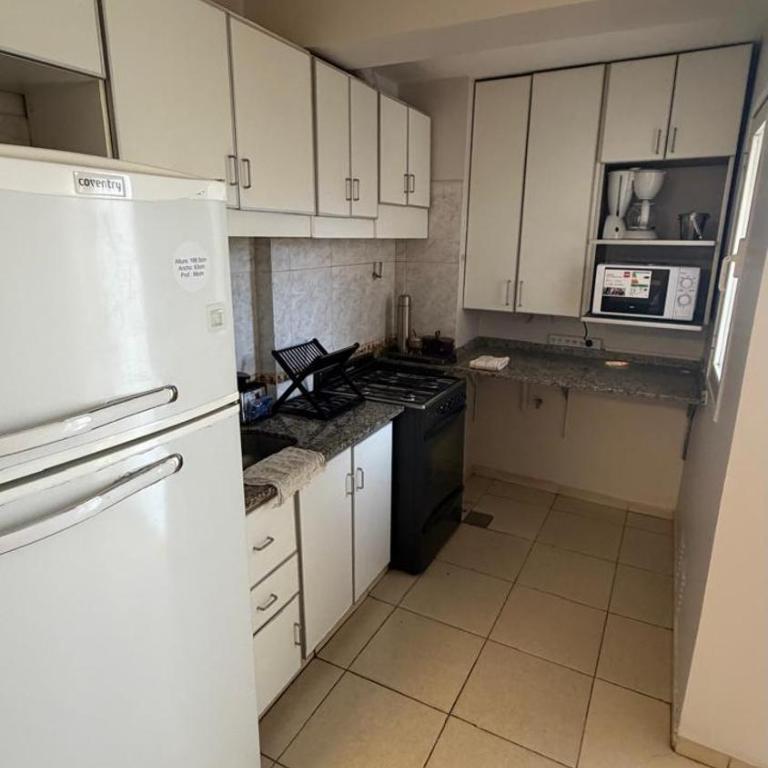 Depto moderno con cochera y excelente ubicación - Apartamento de 1 dormitorio - 13