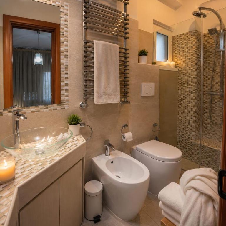 Charm Apartment & Relax Jacuzzi Roma-Gemelli - Appartamento Deluxe con 2 Camere da Letto e Balcone - 3