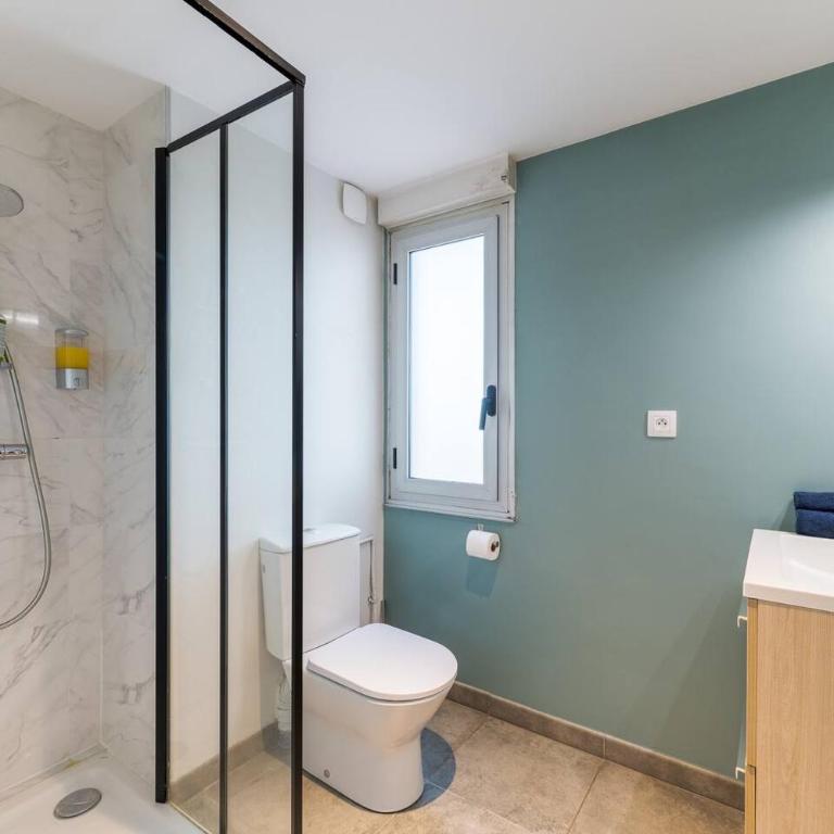 Studio face INSA Villeurbanne, WiFi, bureau dédié, garage, tram T1 - Studio-Apartment - 12