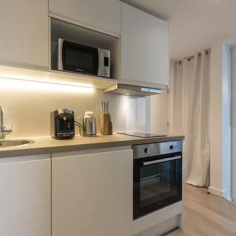 Studio face INSA Villeurbanne, WiFi, bureau dédié, garage, tram T1 - Studio-Apartment - 25