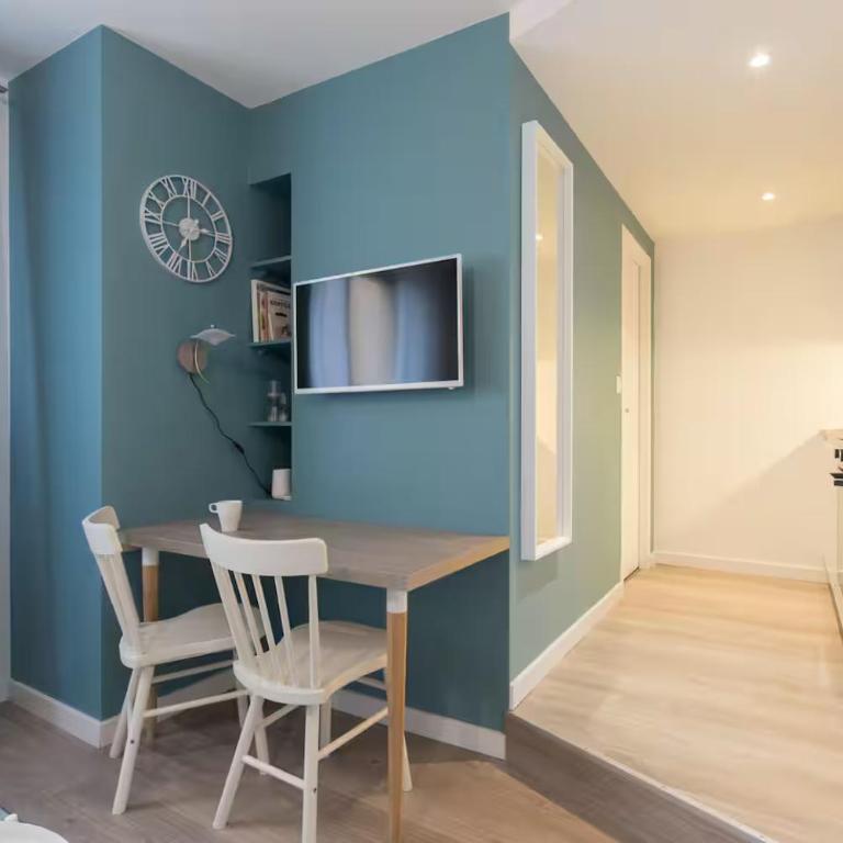 Studio face INSA Villeurbanne, WiFi, bureau dédié, garage, tram T1 - Studio-Apartment - 24