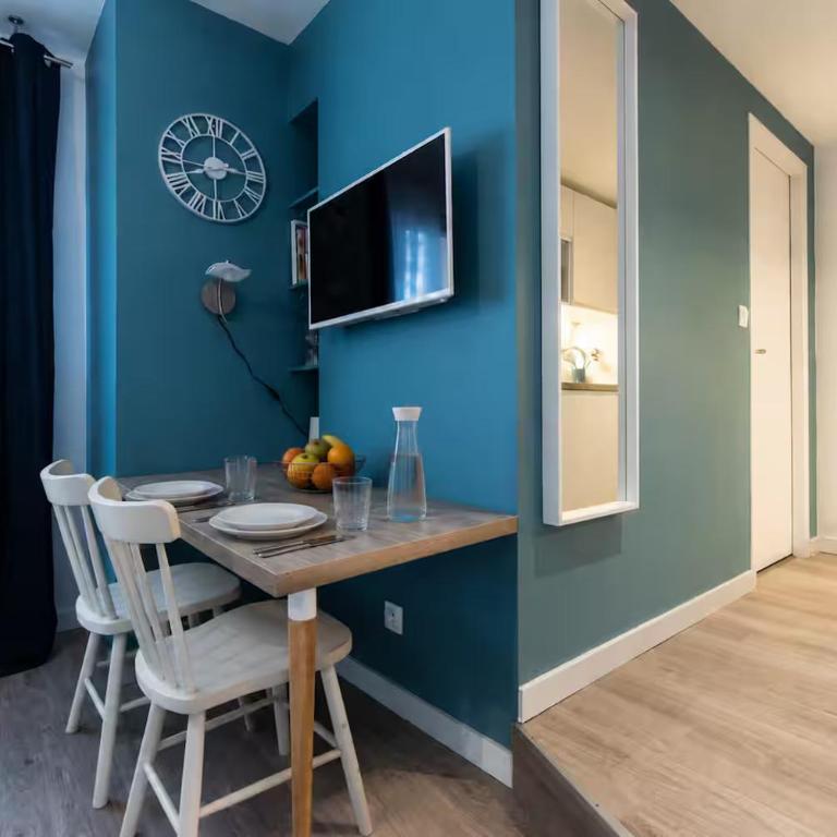 Studio face INSA Villeurbanne, WiFi, bureau dédié, garage, tram T1 - Studio-Apartment - 11