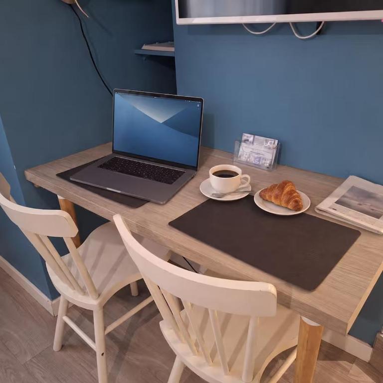 Studio face INSA Villeurbanne, WiFi, bureau dédié, garage, tram T1 - Studio-Apartment - 30