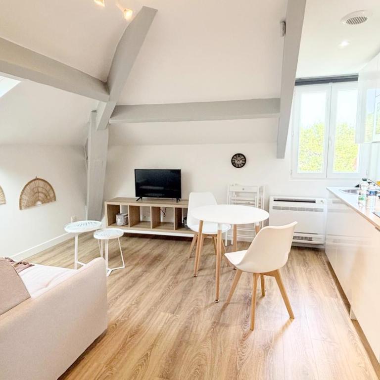 Proche gare, 5 min Plage du Midi, T2 avec 1 chambre - Palmazur Vacances - Appartement 1 Chambre - 1