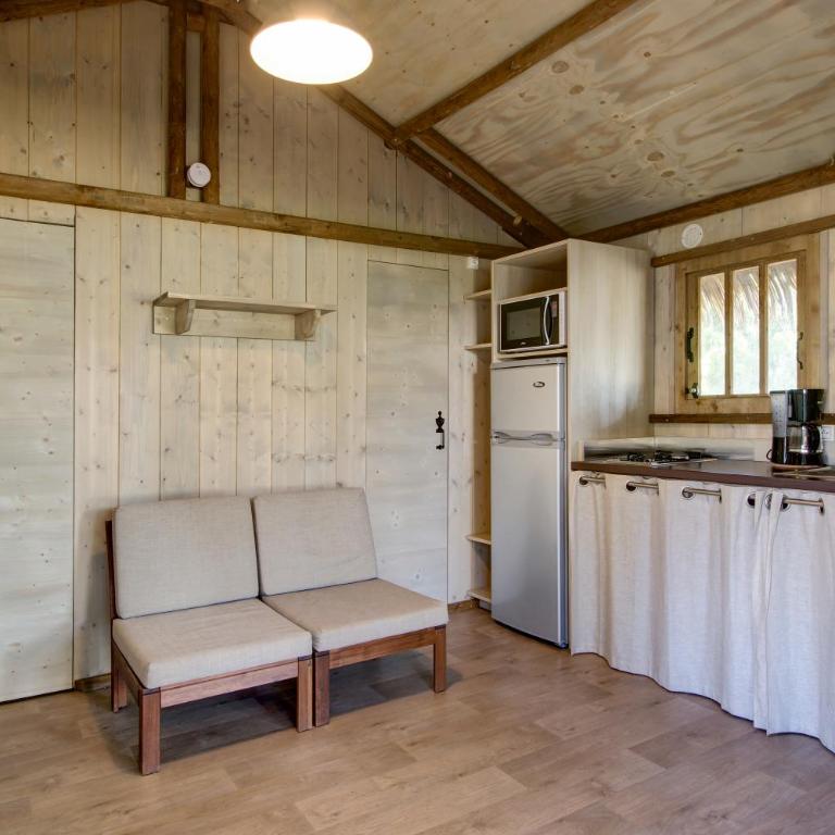 Camping Domaine de la Ville Huchet - Chalet 2 Chambres - 1