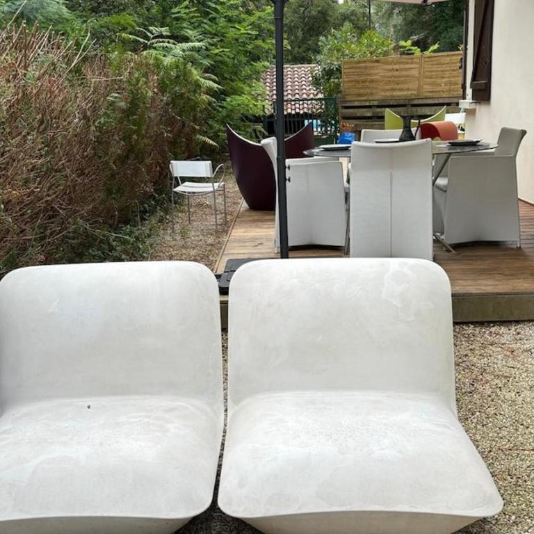 Appartement 61 metres carrés plus terrasse privée 85 mètres carrés donnant accés direct à la piscine - Apartment mit 1 Schlafzimmer - 10