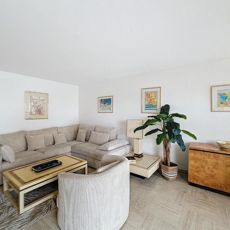 2 bedroom apartment with parking 3 mins from La Croisette beach - Apartment mit 2 Schlafzimmern und Balkon - 4