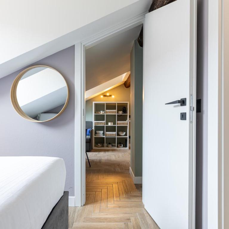BePlace Apartments in Porta Venezia - Small Double Room-Via Panfilo Castaldi 19 - 5