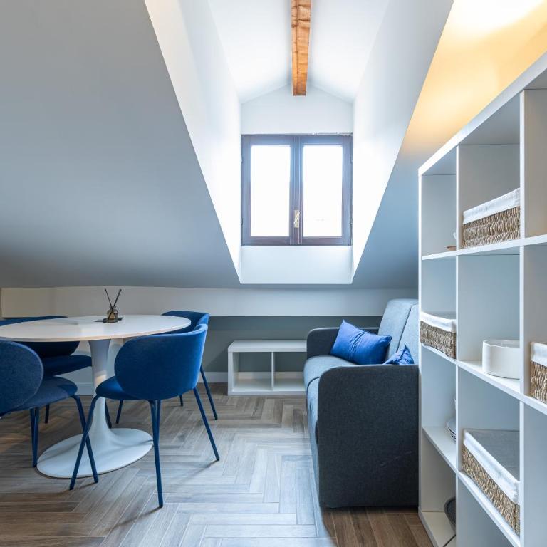 BePlace Apartments in Porta Venezia - Small Double Room-Via Panfilo Castaldi 19 - 1