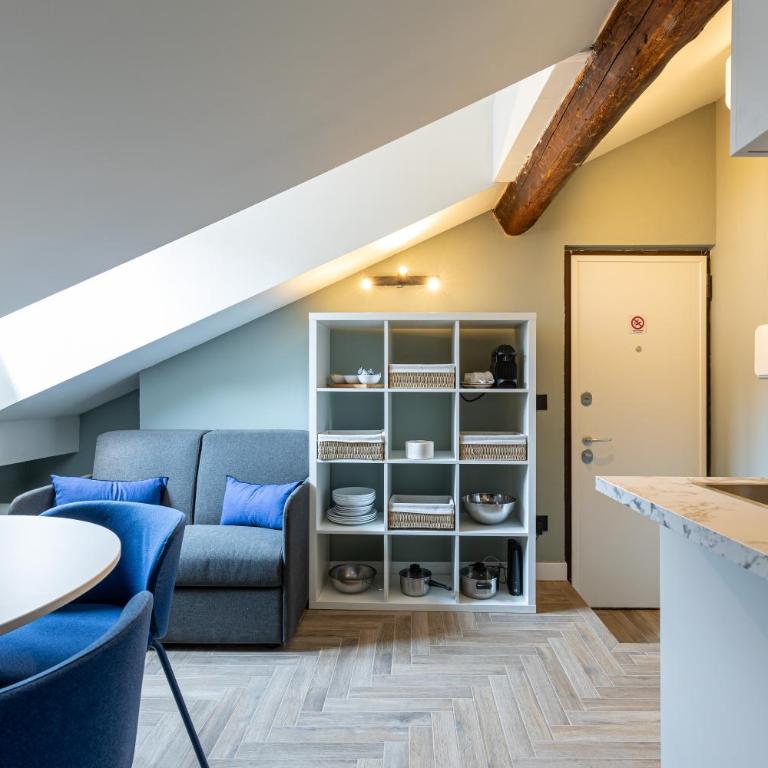 BePlace Apartments in Porta Venezia - Small Double Room-Via Panfilo Castaldi 19 - 2