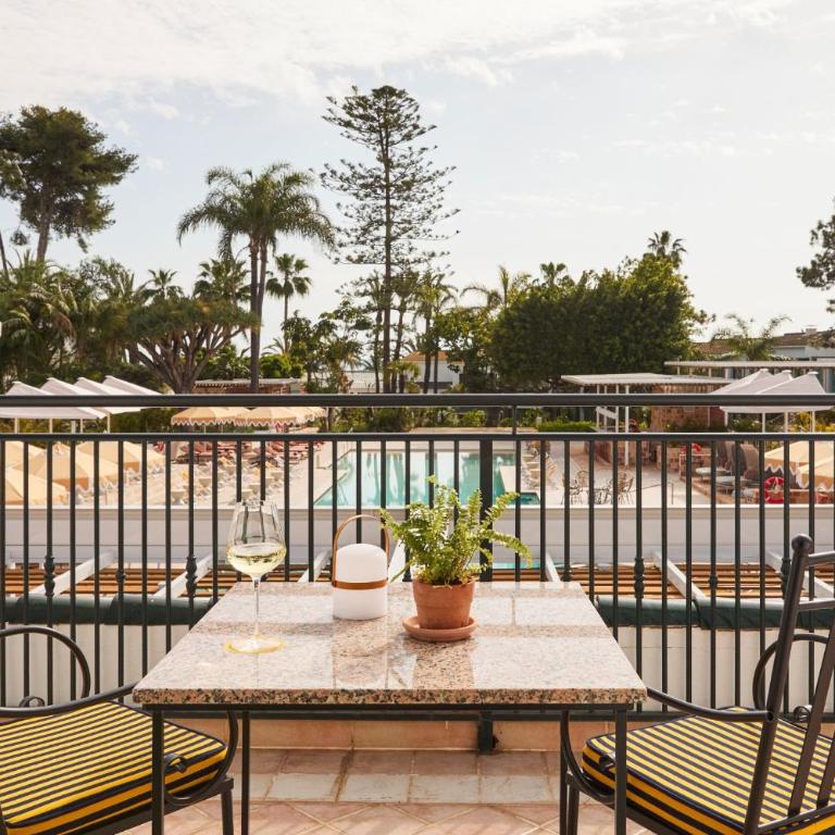 Kimpton Los Monteros Marbella by IHG - Habitación Doble Premium con terraza - 1 cama extragrande - 3
