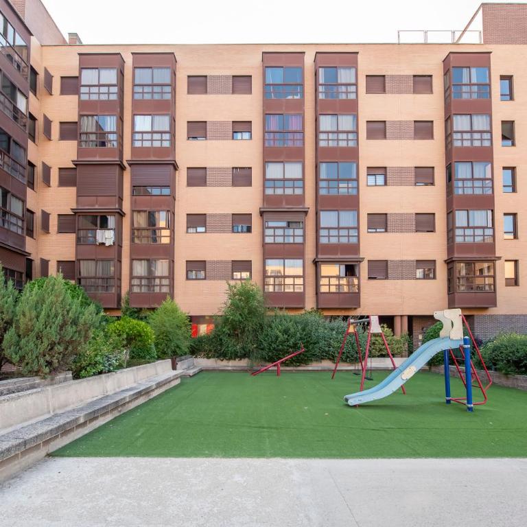 Piso Exclusivo con Piscina y Atención 24 horas cerca del Aeropuerto e IFEMA - Apartamento de 1 dormitorio - 33