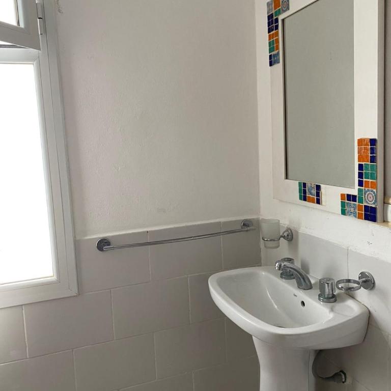 depto a 3 cuadras de peatonal, terraza con asador y cochera - Apartamento de 2 dormitorios - 3