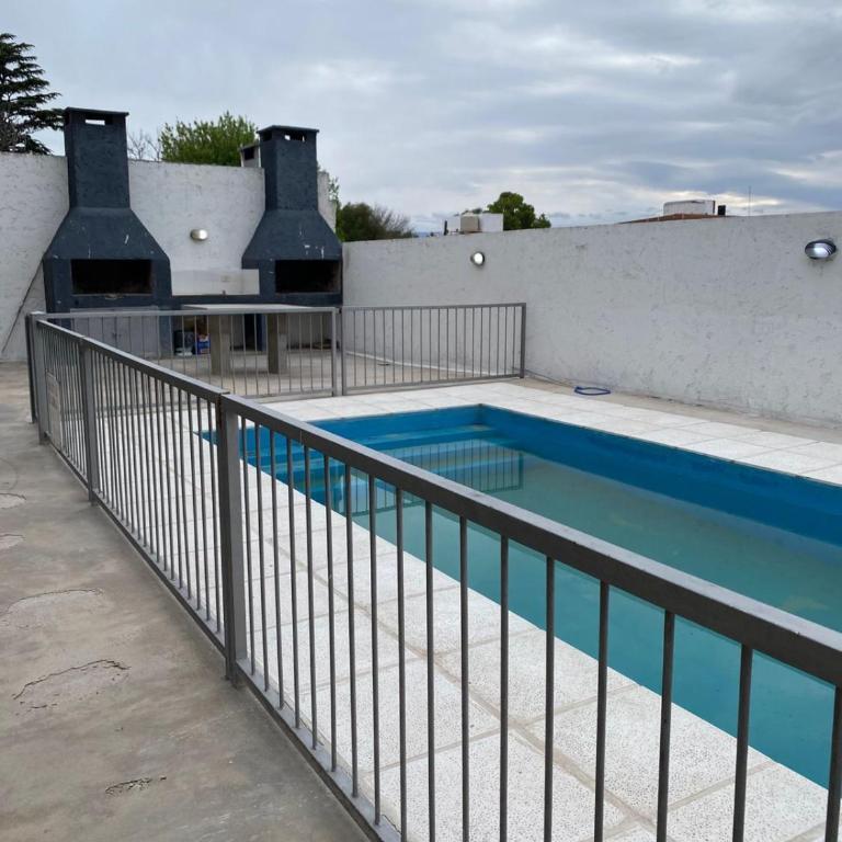 depto a 3 cuadras de peatonal, terraza con asador y cochera - Apartamento de 2 dormitorios - 4