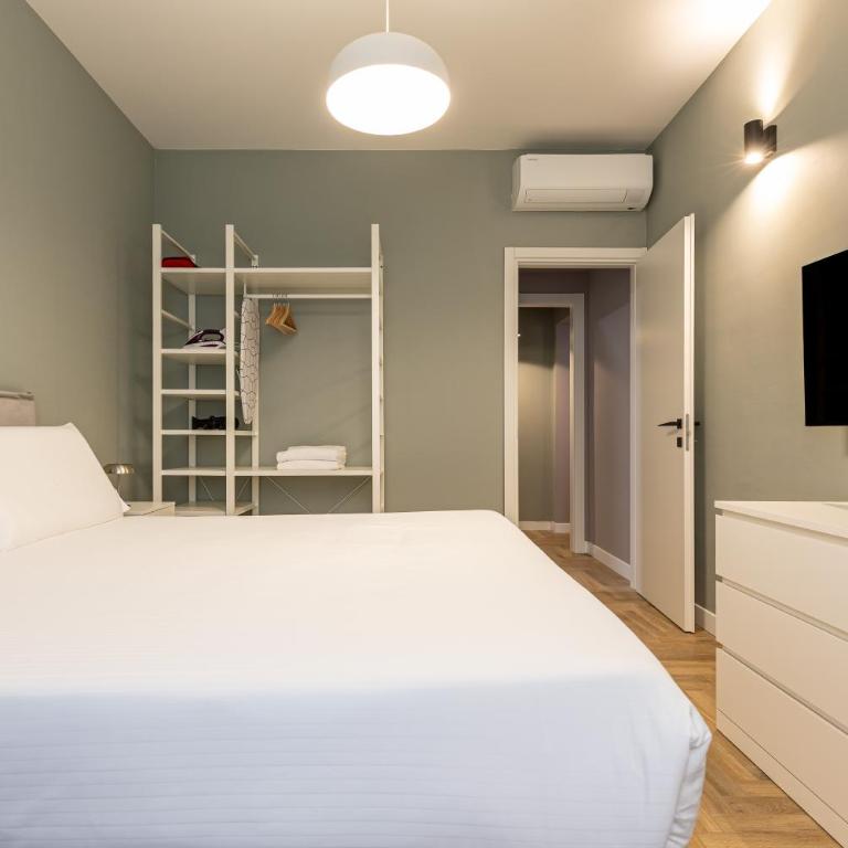 BePlace Apartments in Porta Venezia - Deluxe One-Bedroom Apartment-Via Panfilo Castaldi 19 - 12