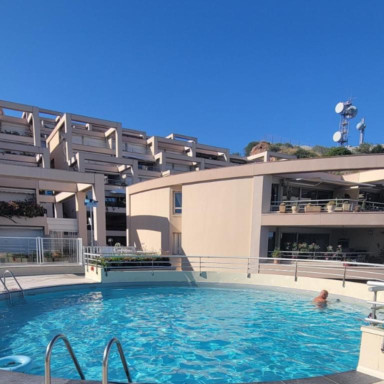 Vue mer, 2 chambres terrasse piscine et garage - Apartment mit 2 Schlafzimmern und Meerblick - 21