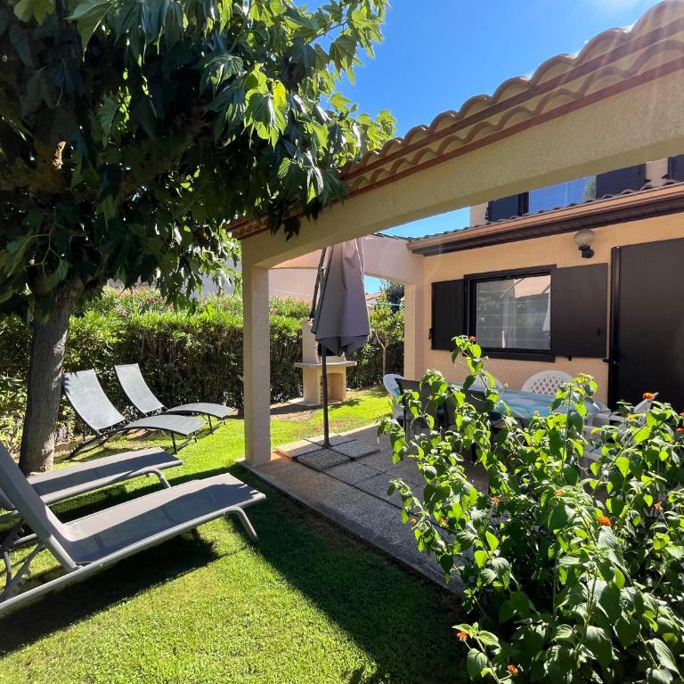 Domaine de vacances à 600m de la plage animations piscines en supplément villa climatisée 3 chambres 5 à 7 couchages WIFI LRPDSG12 - Maison 3 Chambres - 2