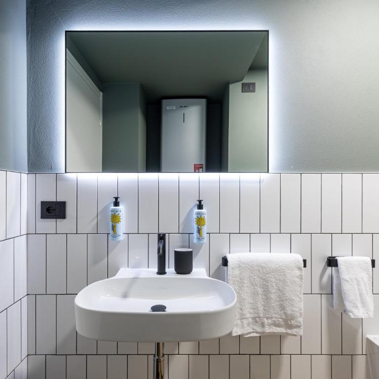 BePlace Apartments in Porta Venezia - One-Bedroom Premium Apartment-Via Panfilo Castaldi 19 - 11