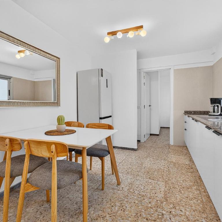 AzureBalcony NewlyRenovated 1stFloor LosCristianos - Apartamento con balcón - 6