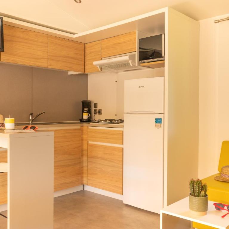 Camping Domaine de la Ville Huchet - Mobile Home Privilege Belem 2 bedrooms - 4