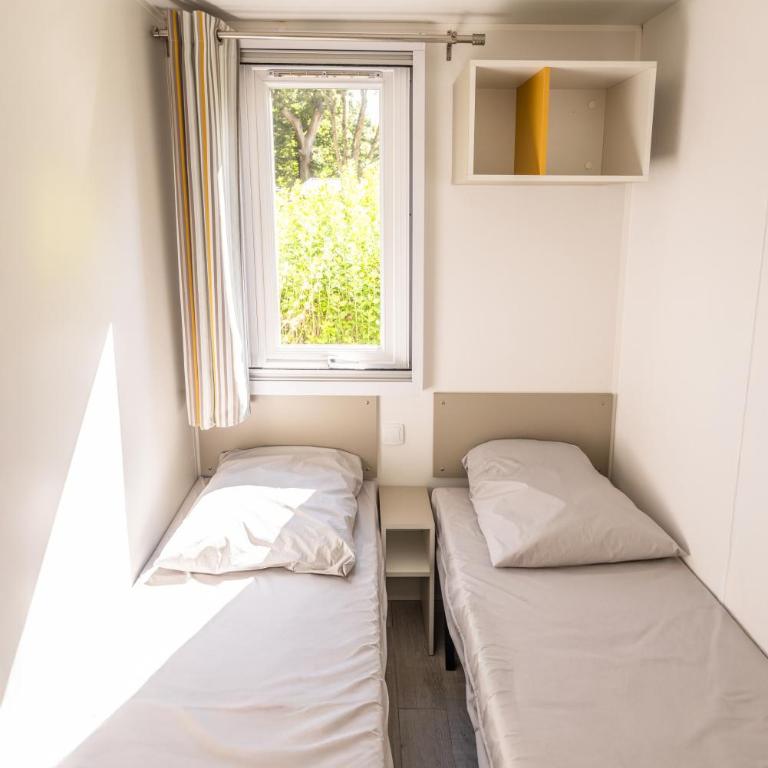 Camping Domaine de la Ville Huchet - Mobile Home Comfort Tribu 4 bedrooms - 4