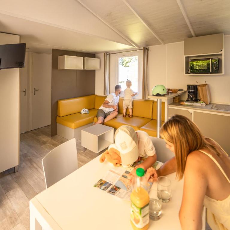 Camping Domaine de la Ville Huchet - Mobile Home Comfort Tribu 4 bedrooms - 2