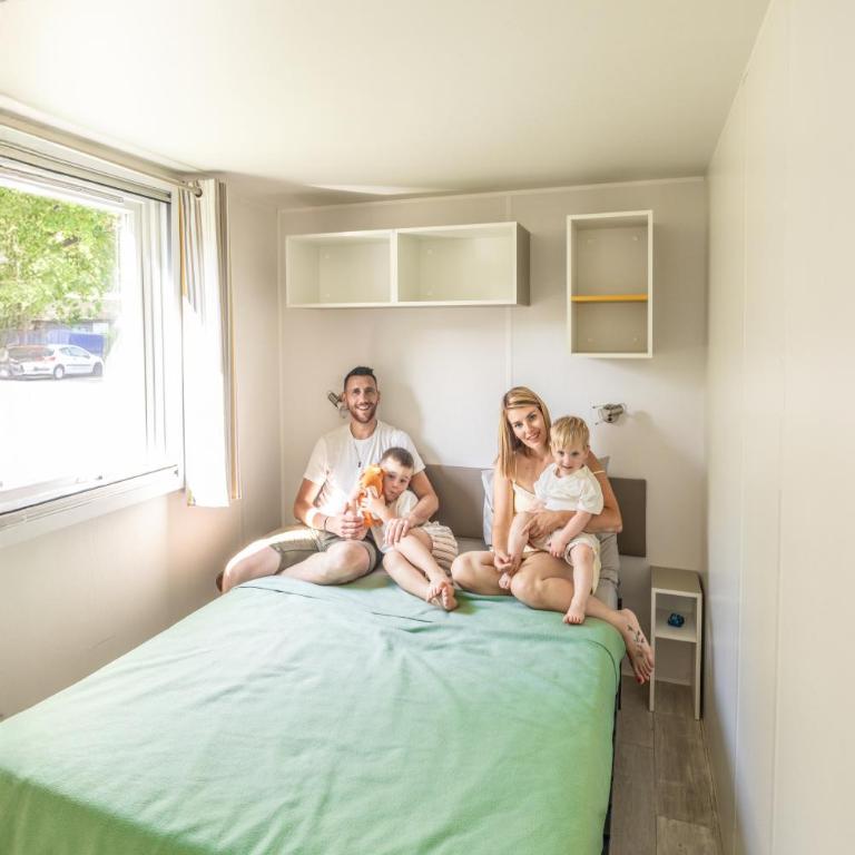 Camping Domaine de la Ville Huchet - Mobile Home Comfort Tribu 4 bedrooms - 1
