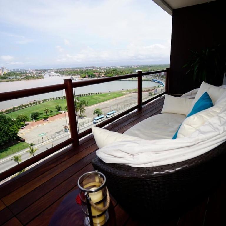 Cruise view Condo Best Location - Apartamento de 2 dormitorios con vistas parciales al océano - 2