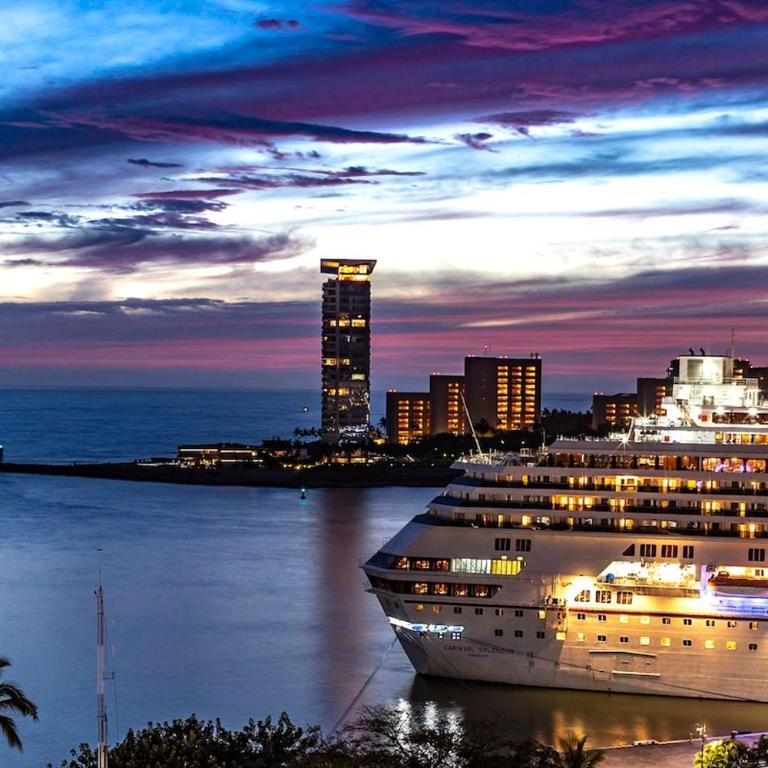Cruise view Condo Best Location - Apartamento de 2 dormitorios con vistas parciales al océano - 53
