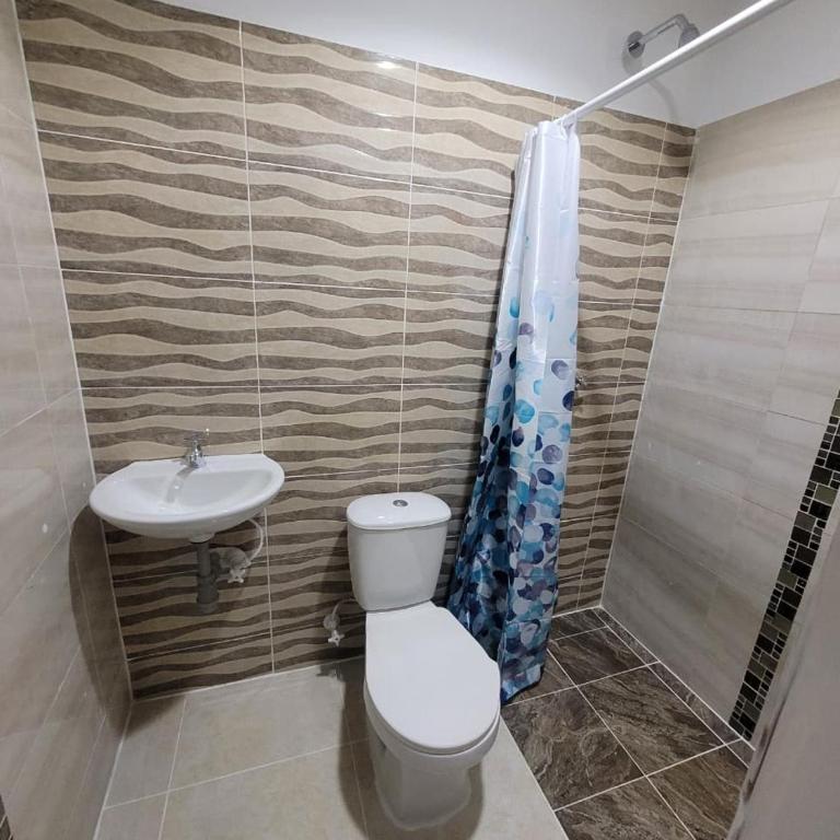 KMO HOUSE las Acacias - Habitación Doble con baño compartido - 18