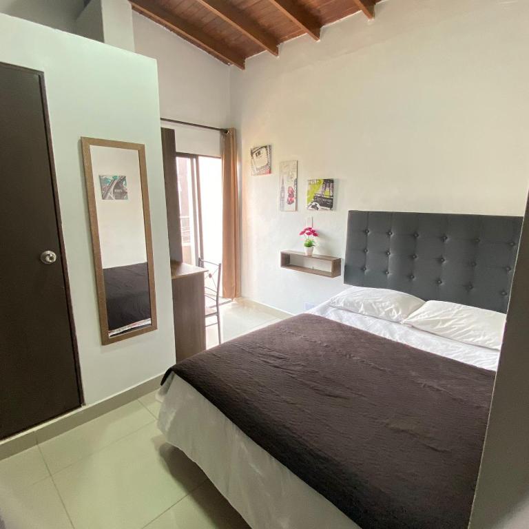 family apartamentos laureles - Apartment - 2