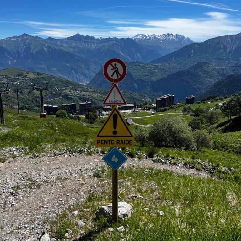 LE CORBIER Vue pistes Studio 5 personnes entièrement rénové et labellisé Qualité Hébergement Sybelles - Appartement 1 Chambre - 38